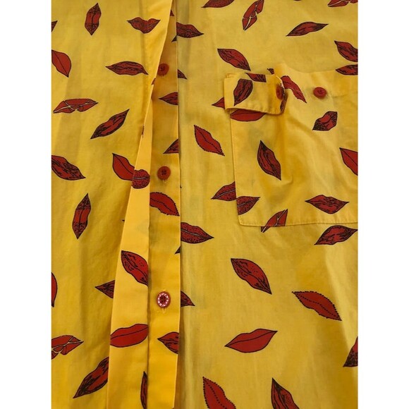 PASTA Crazy 80s Yellow Red Lips Button-Up Shirt Sz Small RARE Lipstick y2k VGT - Picture 4 of 9